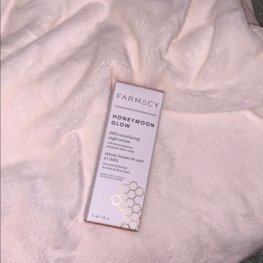 Farmacy Honeymoon Glow serum